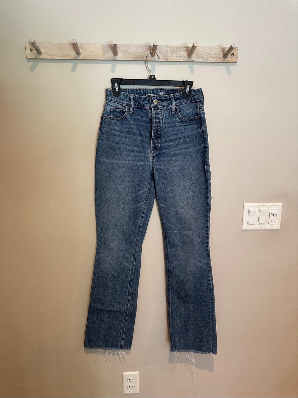 Old Navy Mid-Rise Kicker Bootcut Jeans in Medium Blue